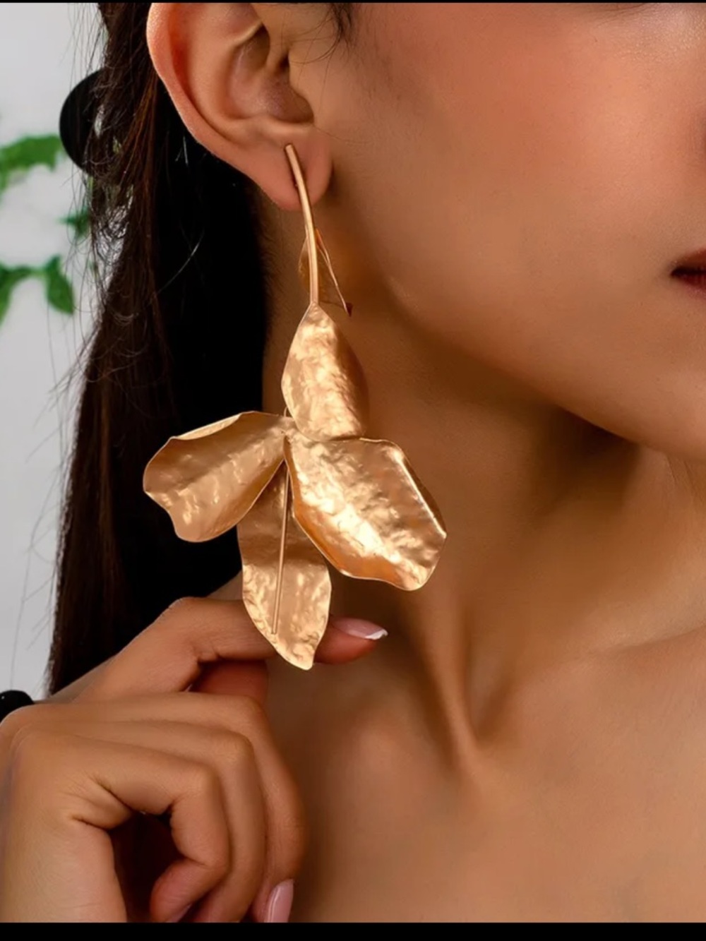 Elegant Gold Leaf Drop Earrings - Women Jewelry
